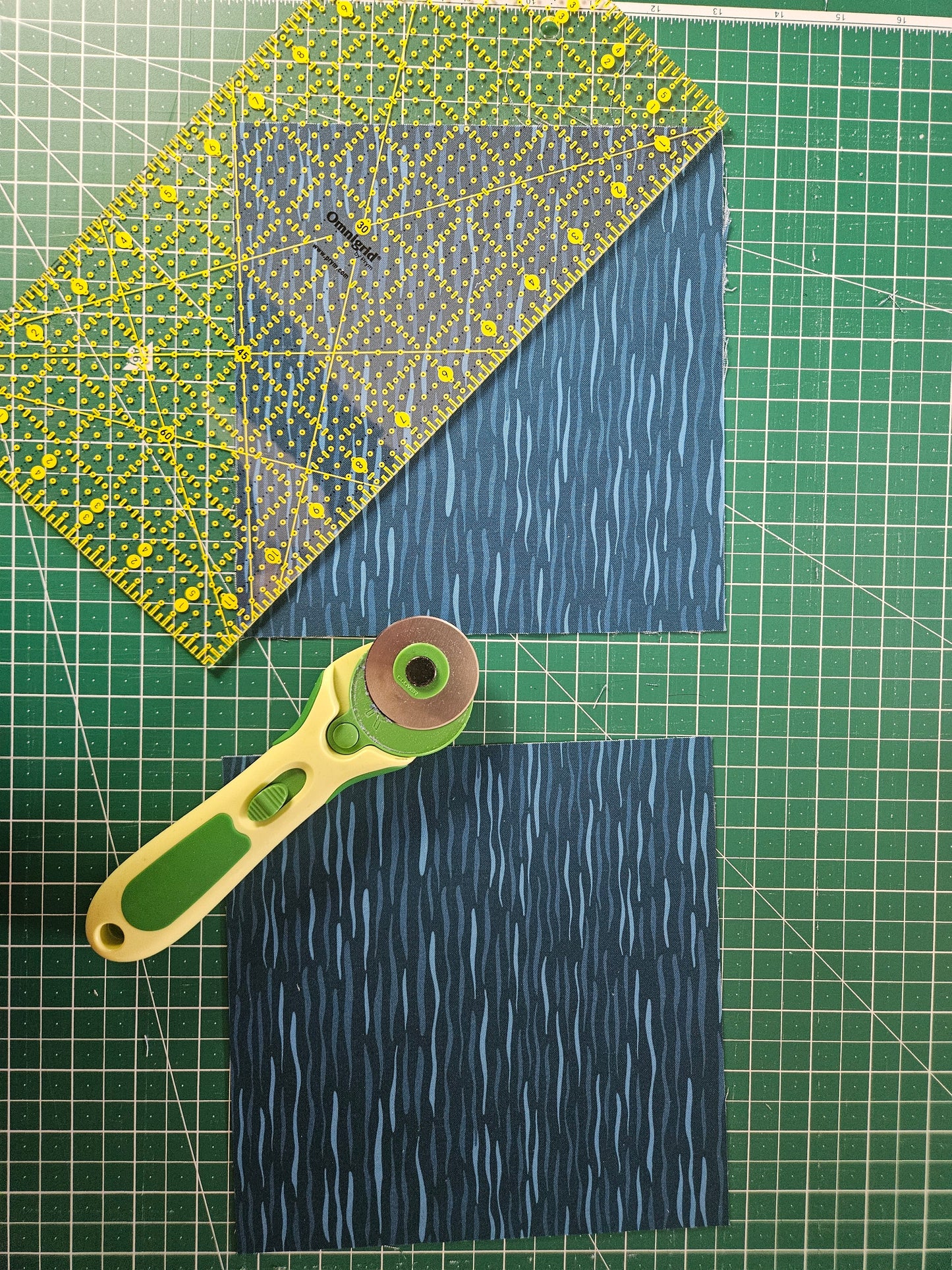Quilt Top Kit for Patchwork & Quilting featuring the Puffin Rock collection by Lewis & Irene