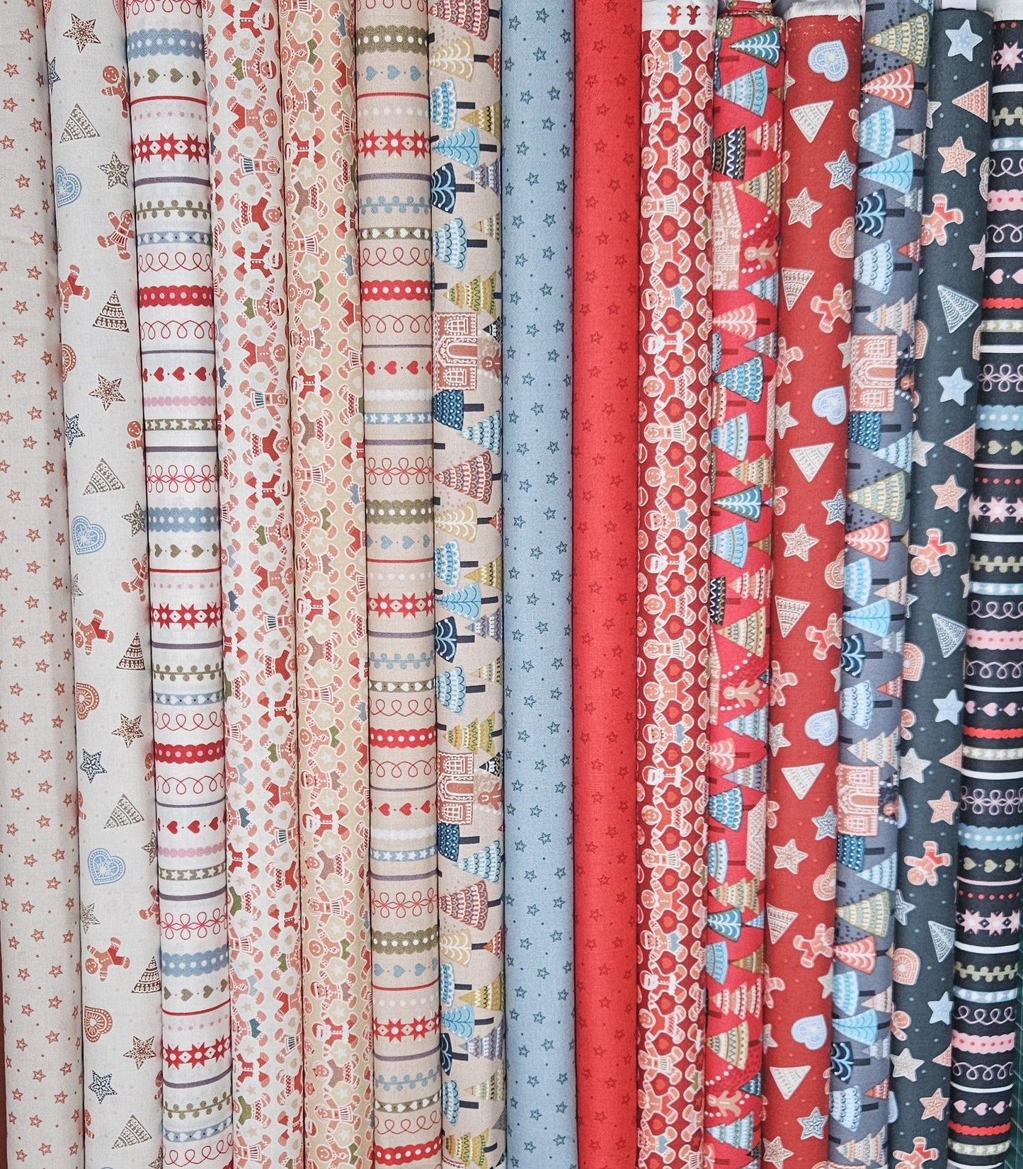 Fat Quarter Bundle 15 pieces - Gingerbread Season Collection by Lewis & Irene