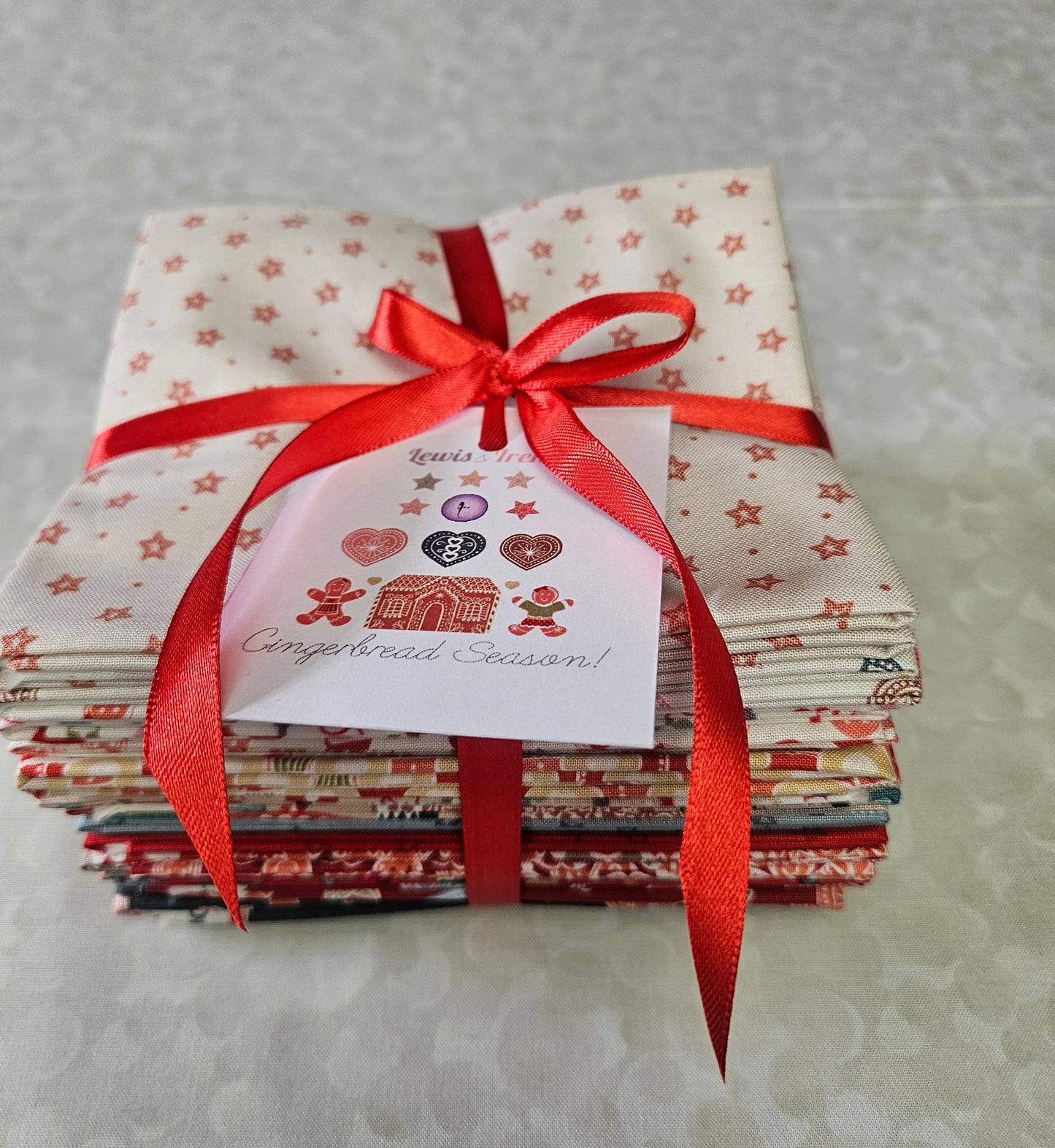 Fat Quarter Bundle 15 pieces - Gingerbread Season Collection by Lewis & Irene