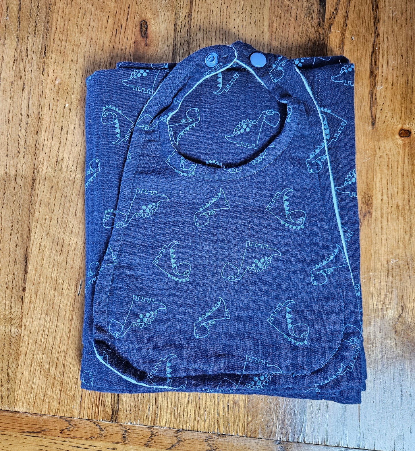 New Mum Gift Box - New-Born Kit with a swaddle, Burp Cloths, Bib, Soother Holder, and Bag