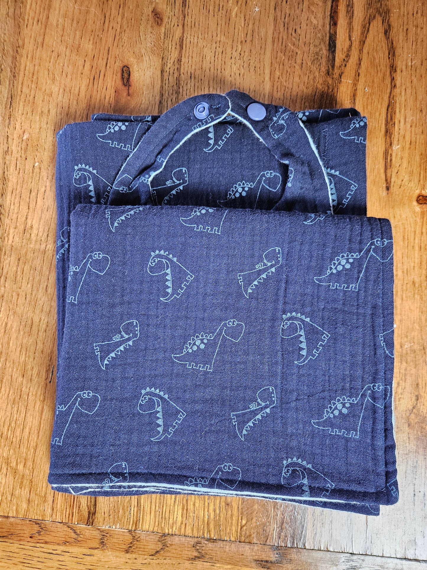 New Mum Gift Box - New-Born Kit with a swaddle, Burp Cloths, Bib, Soother Holder, and Bag
