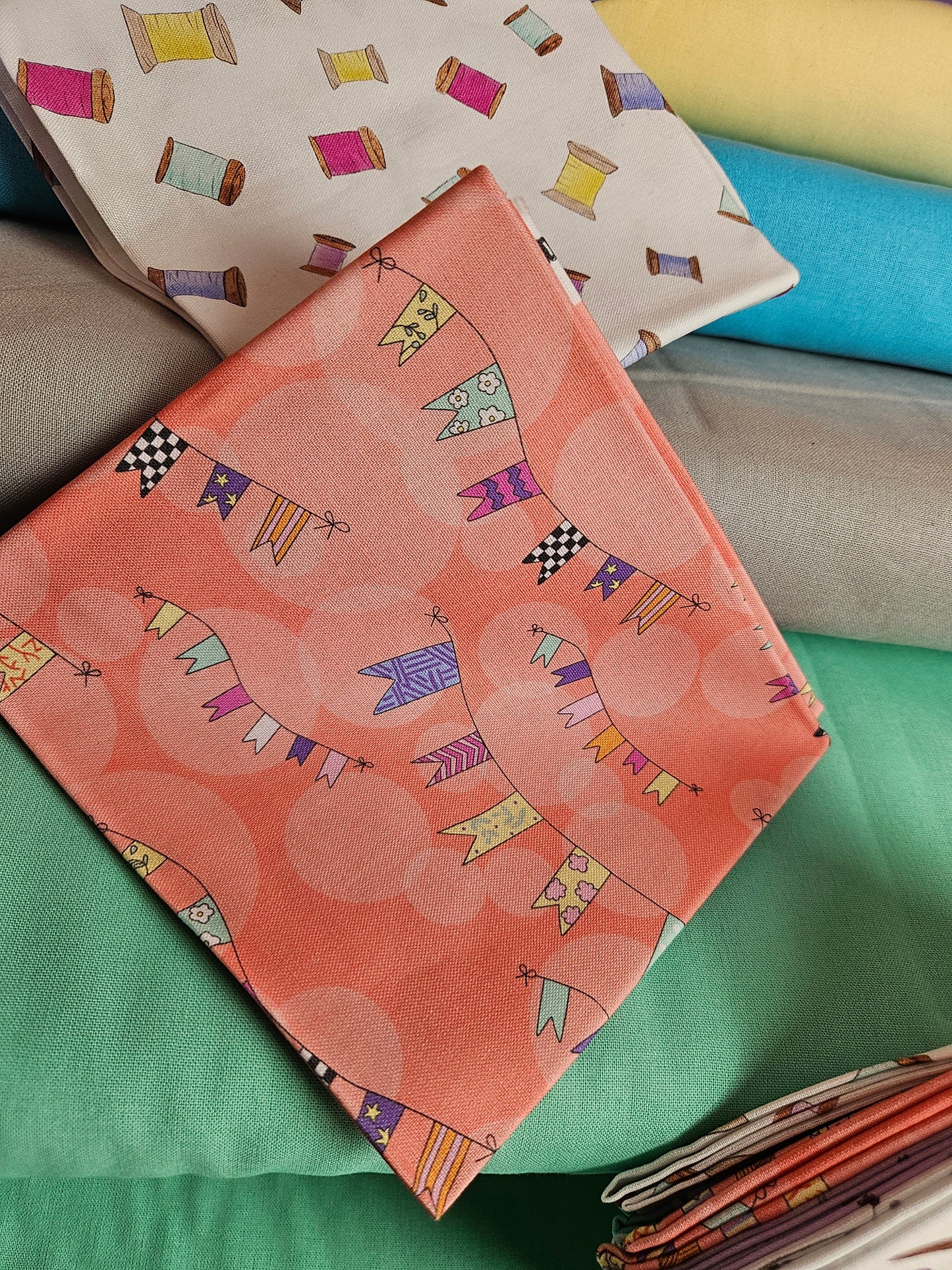 Procraftination Bundle of 5 Fat Quarters by The Fabric Squirrel – Cotton Prints