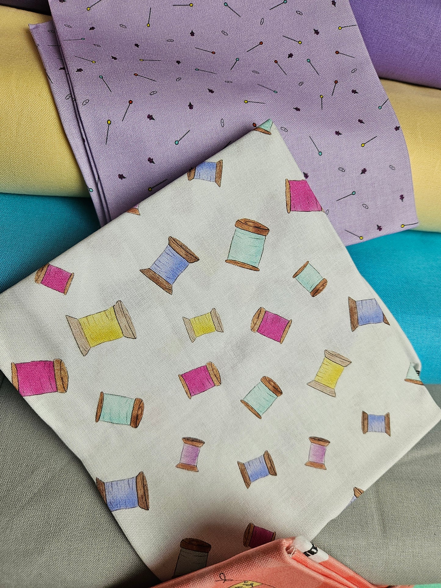 Procraftination Bundle of 5 Fat Quarters by The Fabric Squirrel – Cotton Prints