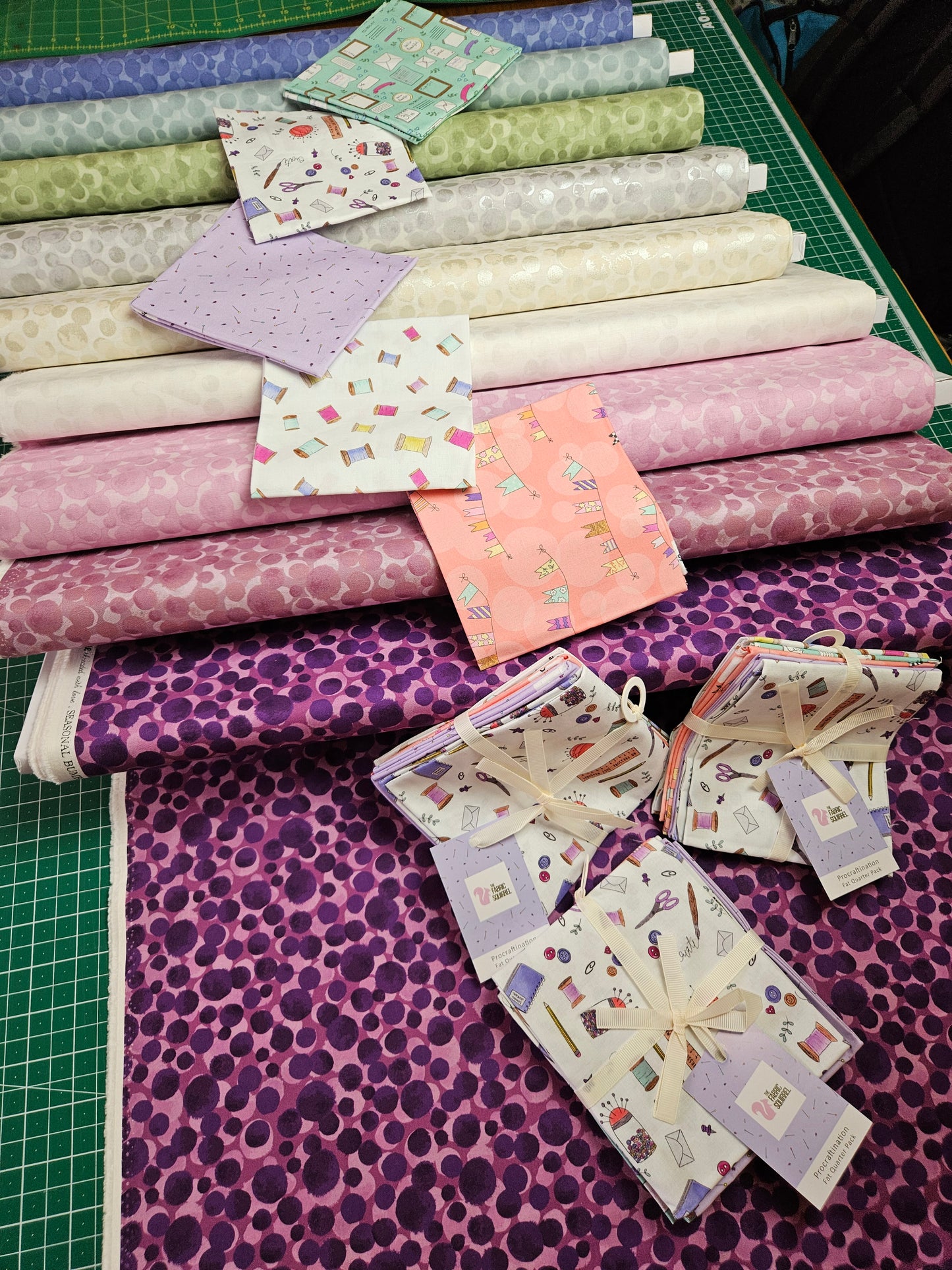 Procraftination Bundle of 5 Fat Quarters by The Fabric Squirrel – Cotton Prints